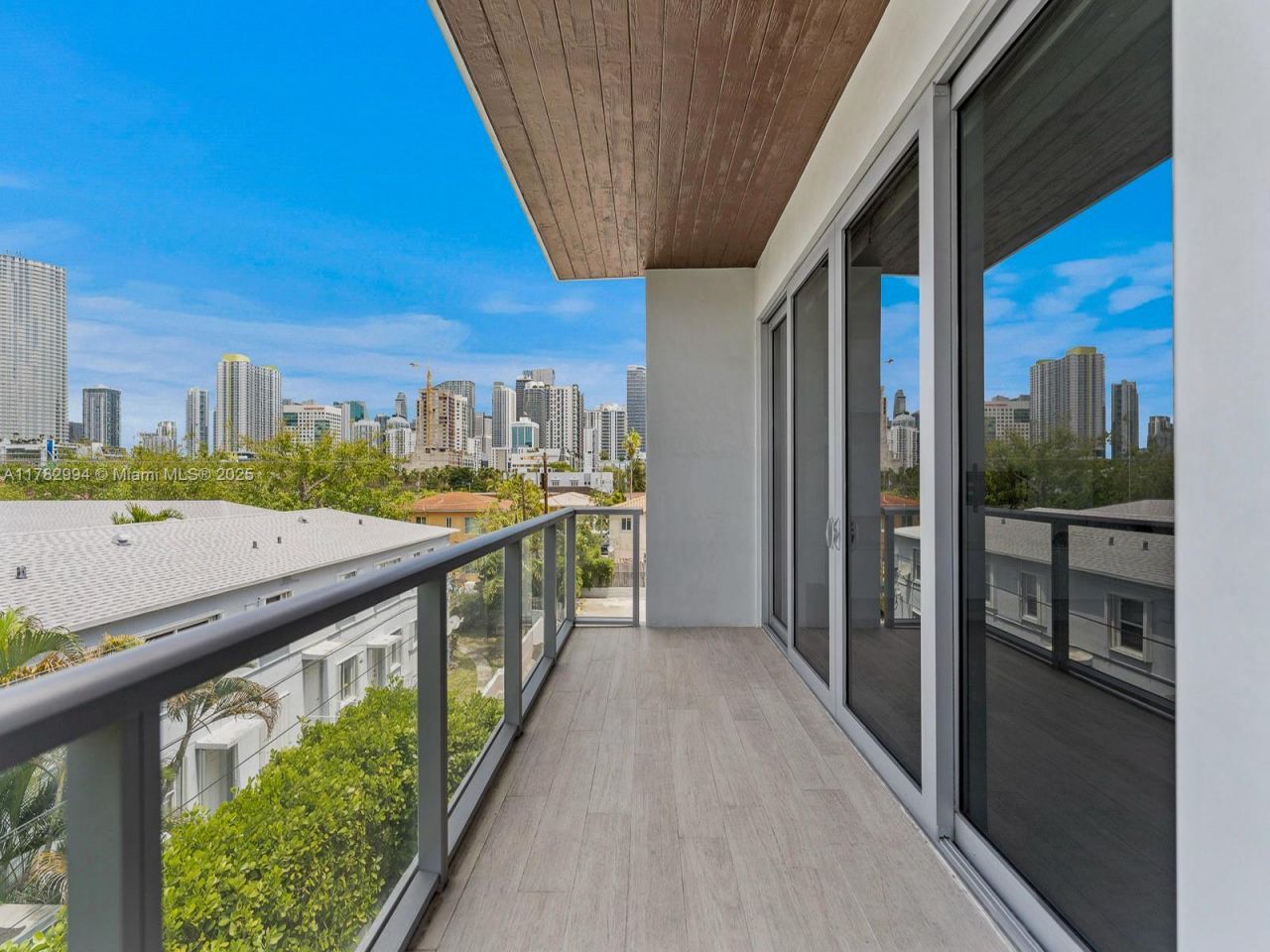 529 SW 11th St, Unit 303, Miami, FL 33129 Photo