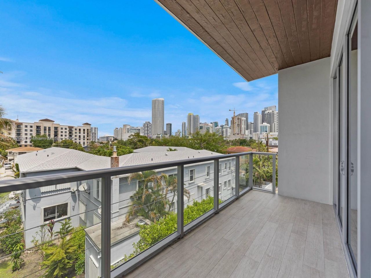 529 SW 11th St, Unit 303, Miami, FL 33129 Photo