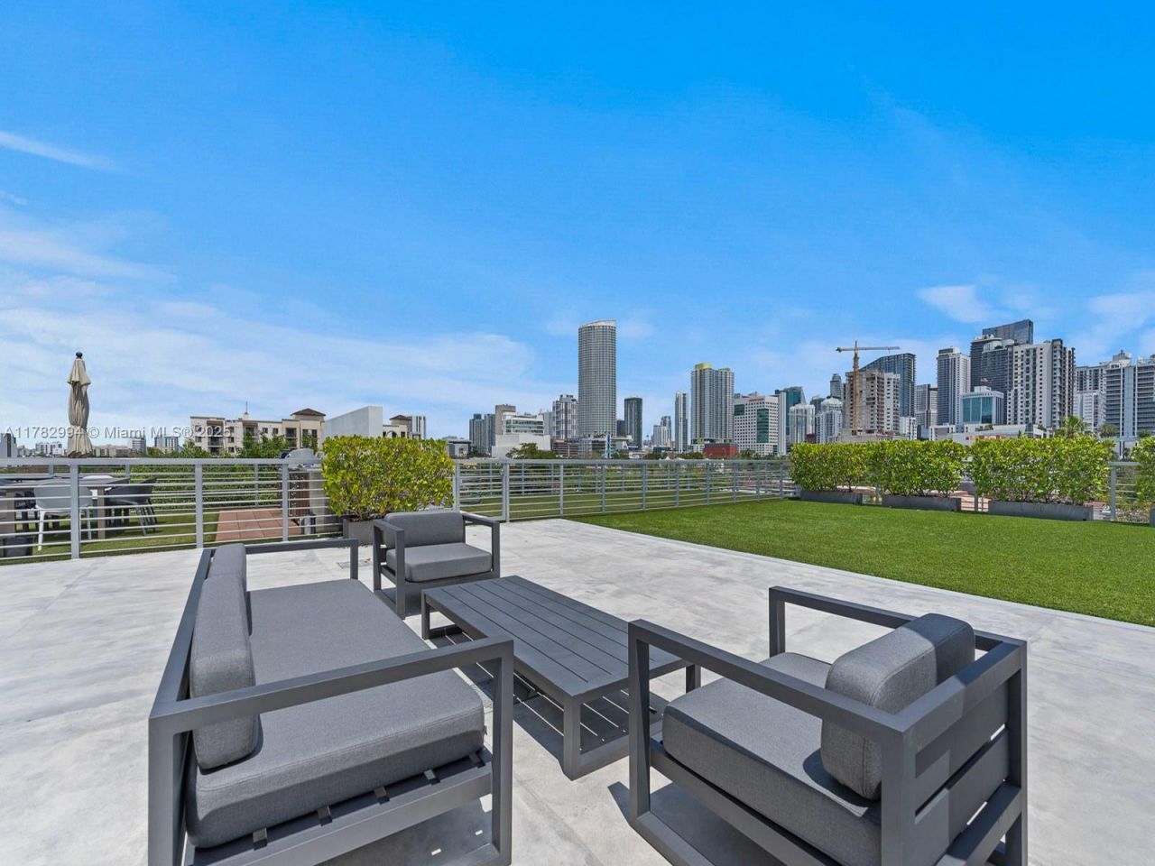 529 SW 11th St, Unit 303, Miami, FL 33129 Photo