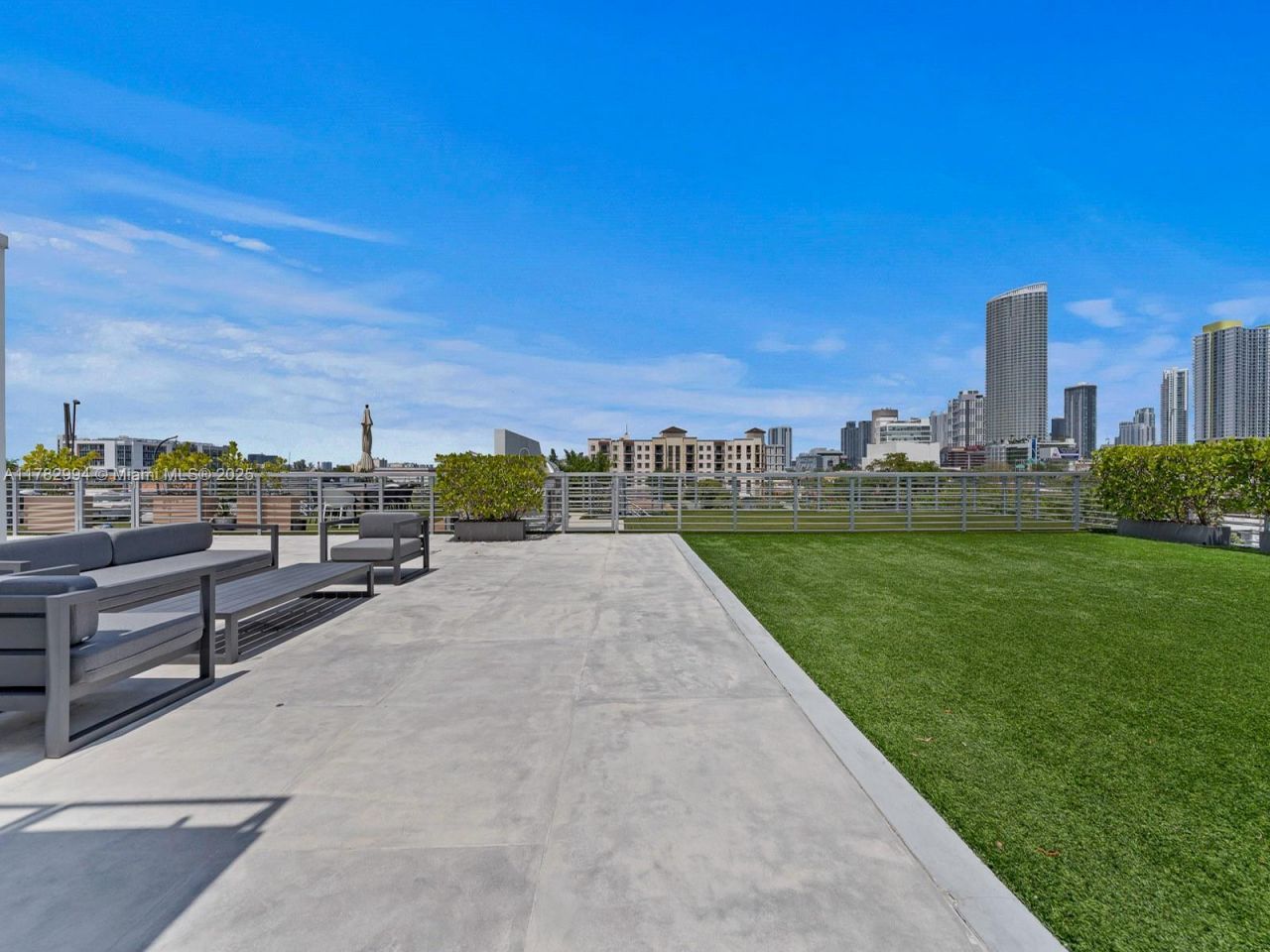 529 SW 11th St, Unit 303, Miami, FL 33129 Photo