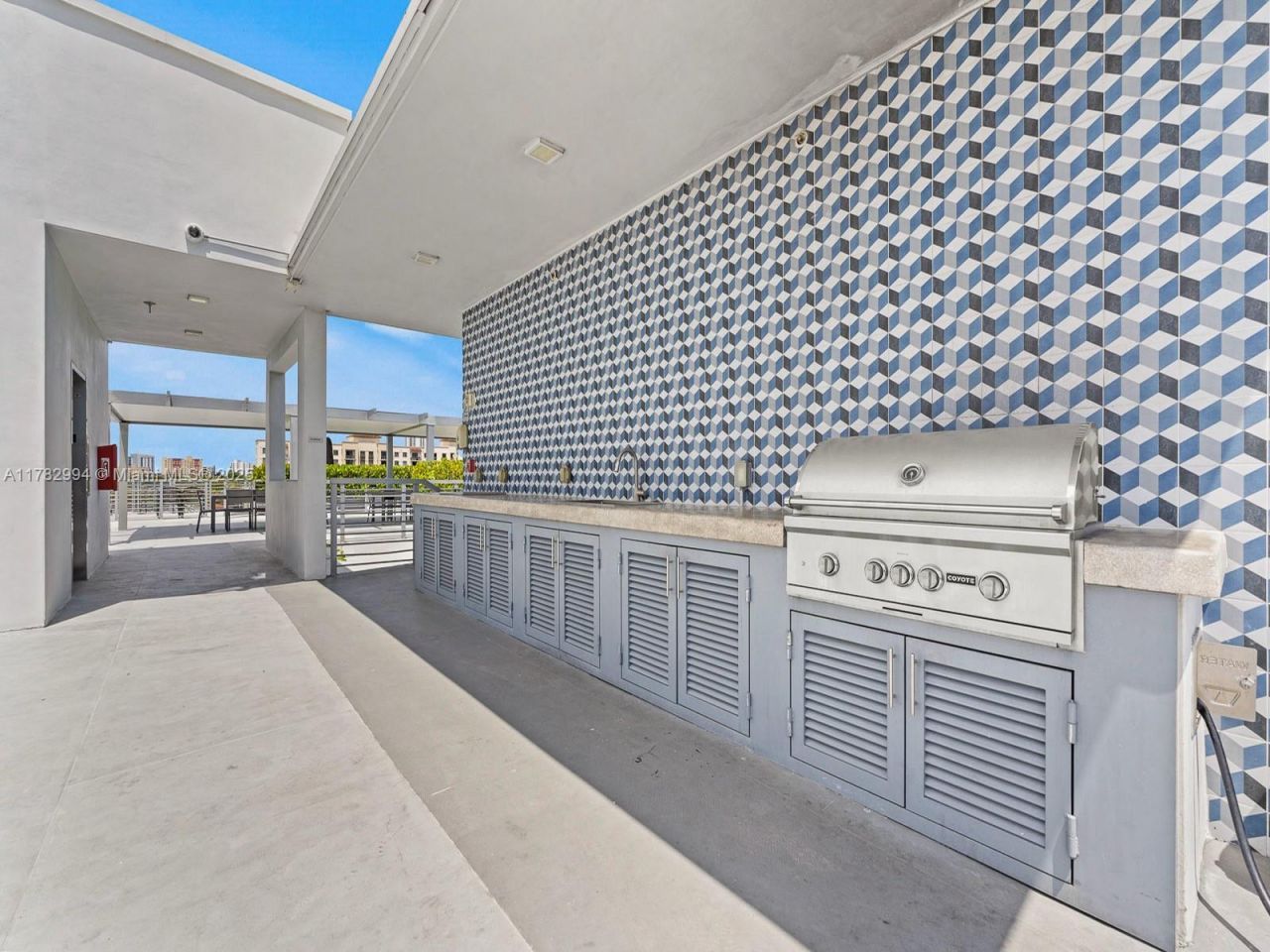 529 SW 11th St, Unit 303, Miami, FL 33129 Photo