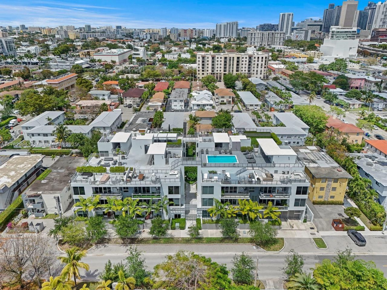 529 SW 11th St, Unit 303, Miami, FL 33129 Photo