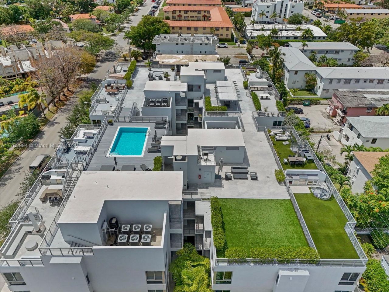 529 SW 11th St, Unit 303, Miami, FL 33129 Photo