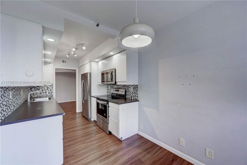 19667 Turnberry Way, Unit 3F, Aventura, FL 33180 Photo