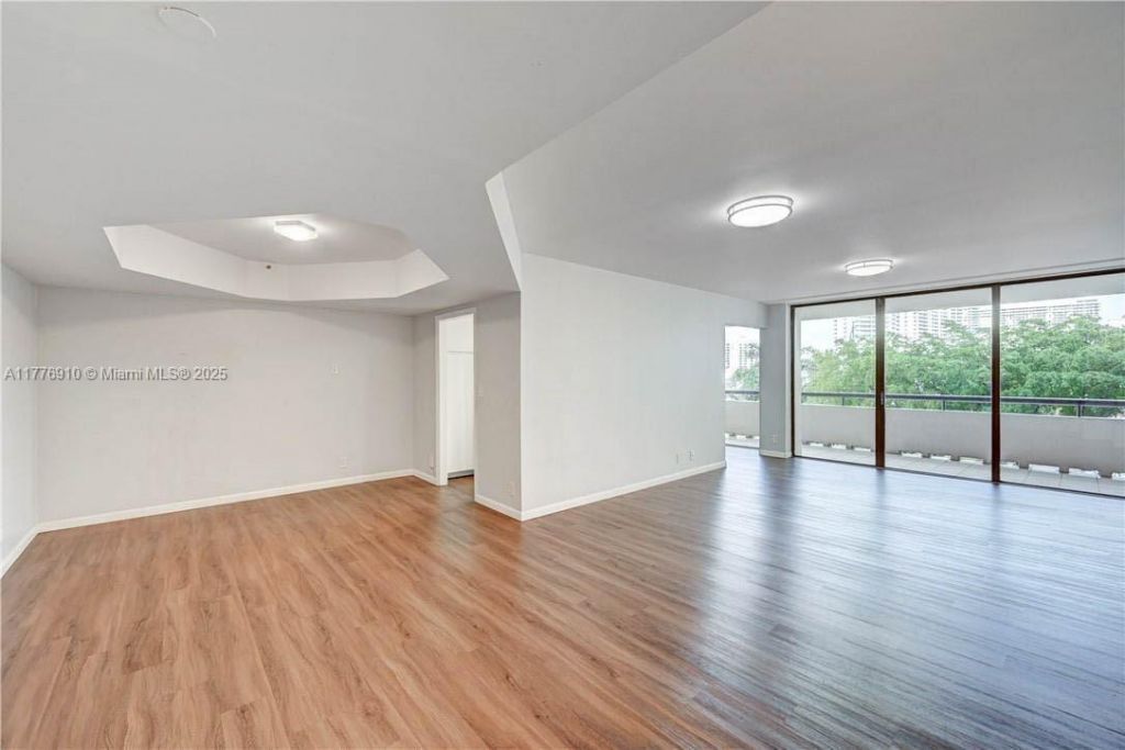 19667 Turnberry Way, Unit 3F, Aventura, FL 33180 Photo