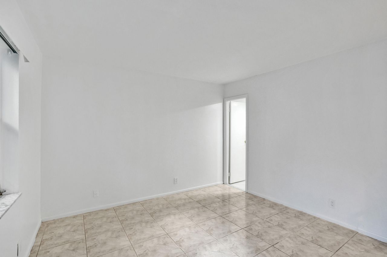 6200 S Falls Cir Drive, Unit 202, Lauderhill, FL 33319 Photo