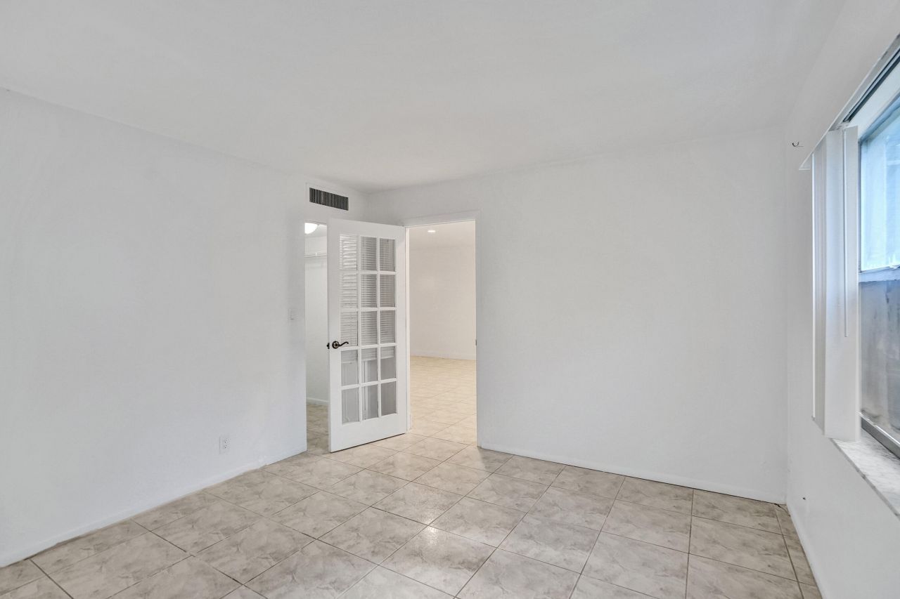 6200 S Falls Cir Drive, Unit 202, Lauderhill, FL 33319 Photo