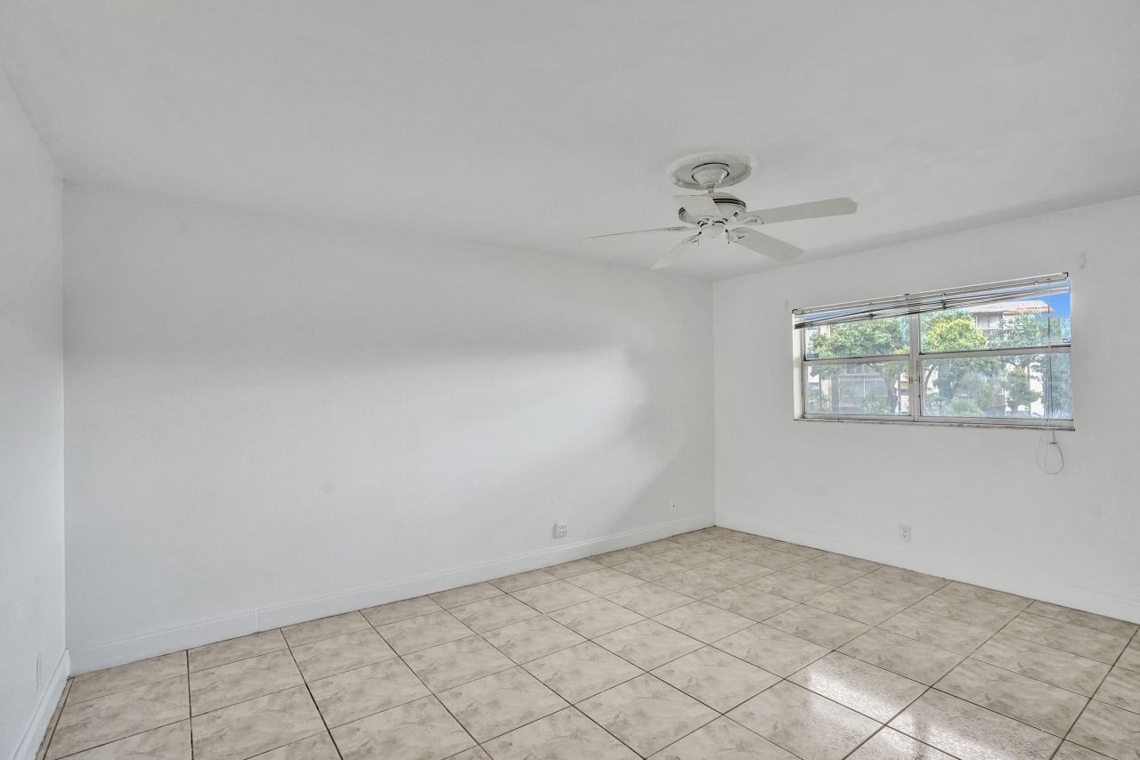 6200 S Falls Cir Drive, Unit 202, Lauderhill, FL 33319 Photo