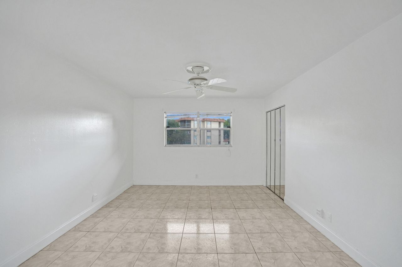 6200 S Falls Cir Drive, Unit 202, Lauderhill, FL 33319 Photo