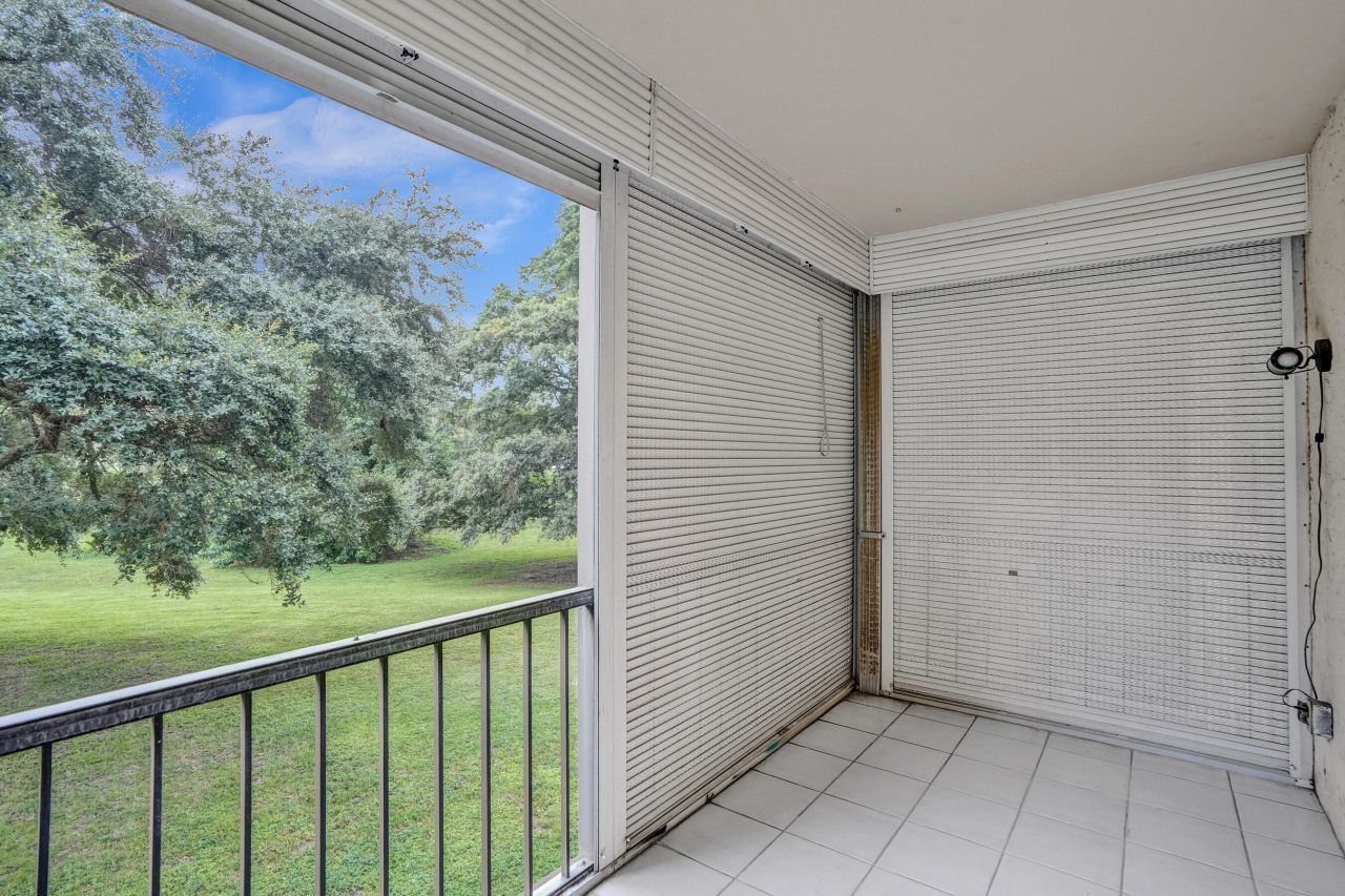 6200 S Falls Cir Drive, Unit 202, Lauderhill, FL 33319 Photo