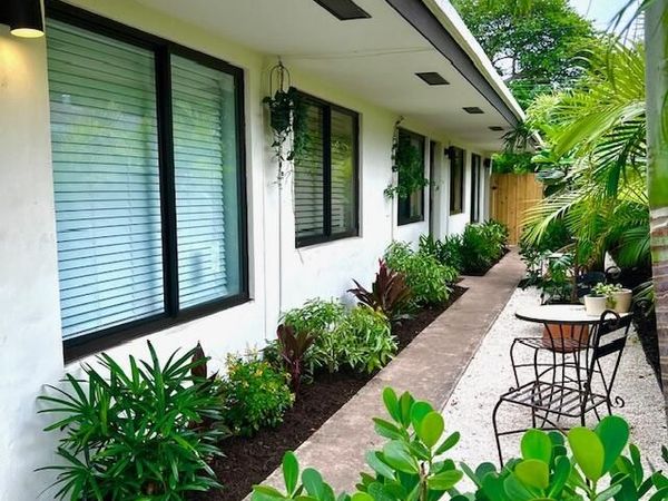 754 NE 40th Street, Oakland Park, FL 33334