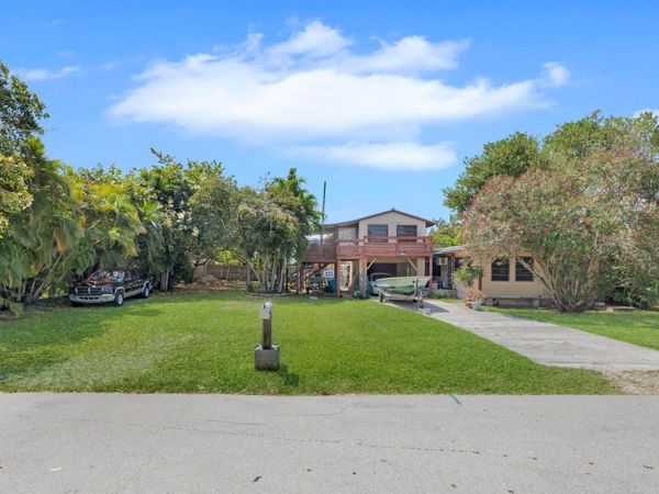 31052 Avenue H, Big Pine, FL 33043