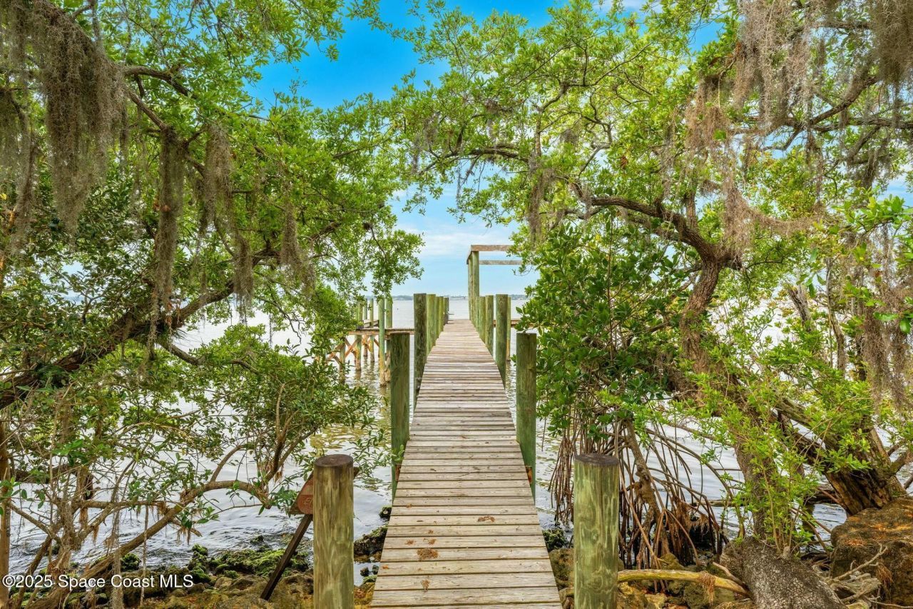 9490 S Tropical Trail, Merritt Island, FL 32952 Photo