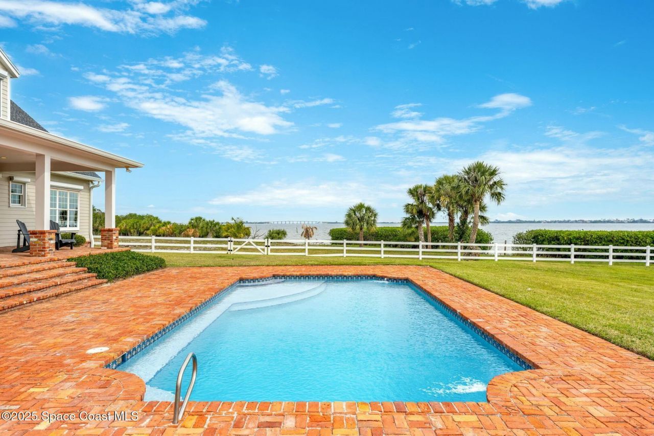 9490 S Tropical Trail, Merritt Island, FL 32952 Photo