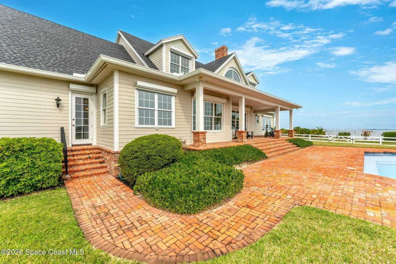 9490 S Tropical Trail, Merritt Island, FL 32952 Photo