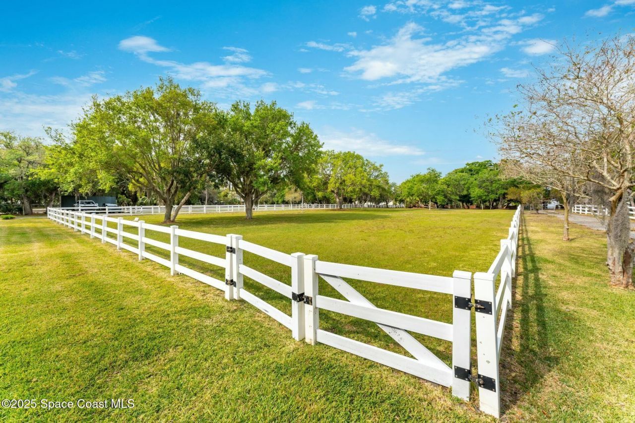 9490 S Tropical Trail, Merritt Island, FL 32952 Photo