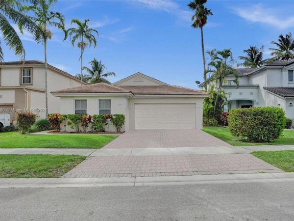 7324 NW 1st Pl, Plantation, FL 33317