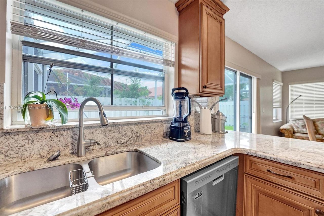 7324 NW 1st Pl, Plantation, FL 33317 Photo