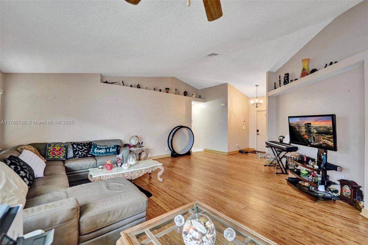 7324 NW 1st Pl, Plantation, FL 33317 Photo