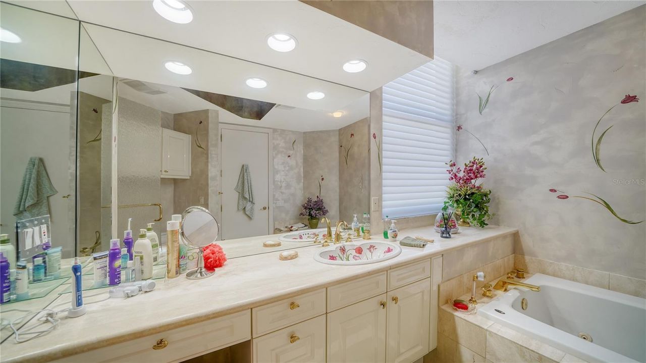 1241 Gulf Of Mexico Drive, Unit 603, Longboat Key, FL 34228 Photo