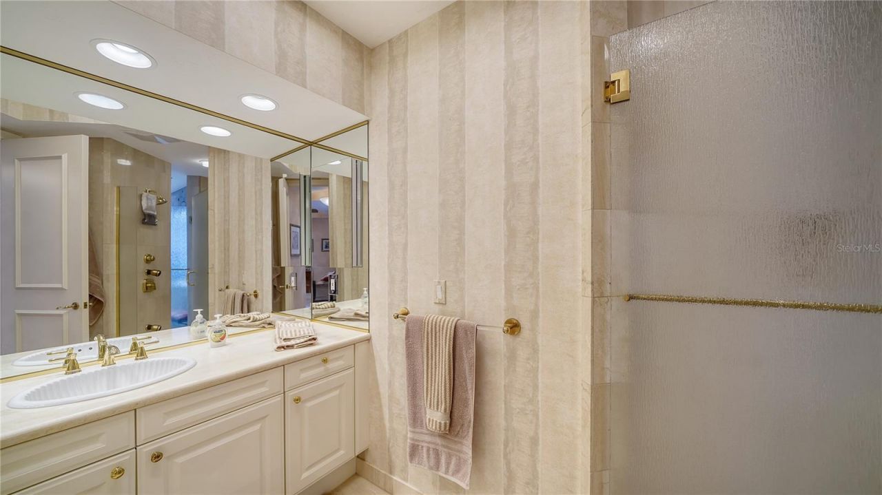 1241 Gulf Of Mexico Drive, Unit 603, Longboat Key, FL 34228 Photo