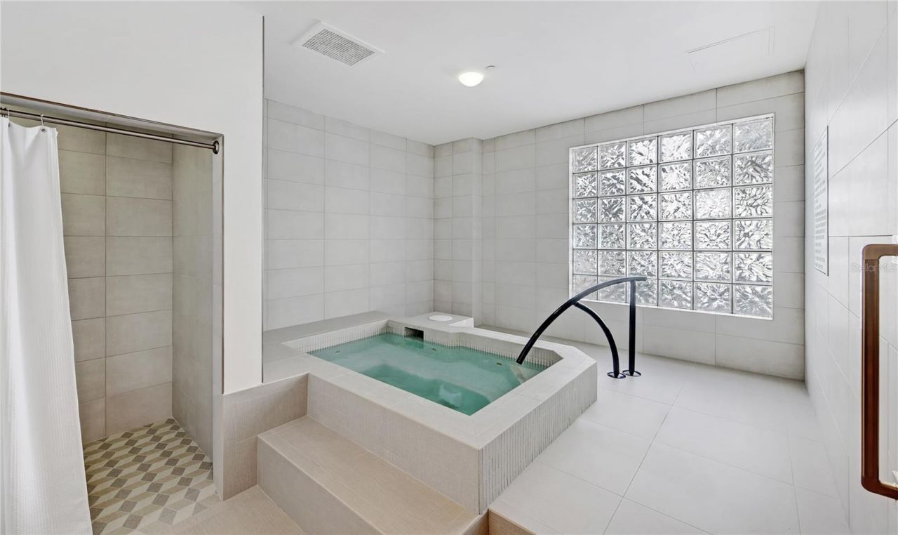 1241 Gulf Of Mexico Drive, Unit 603, Longboat Key, FL 34228 Photo