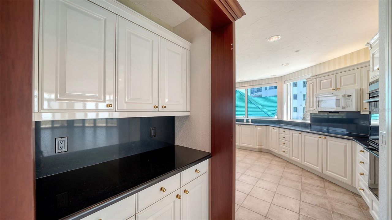 675 Longboat Club Road, Unit 23A, Longboat Key, FL 34228 Photo