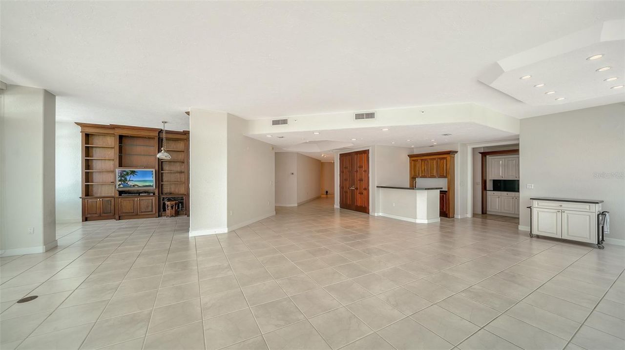 675 Longboat Club Road, Unit 23A, Longboat Key, FL 34228 Photo