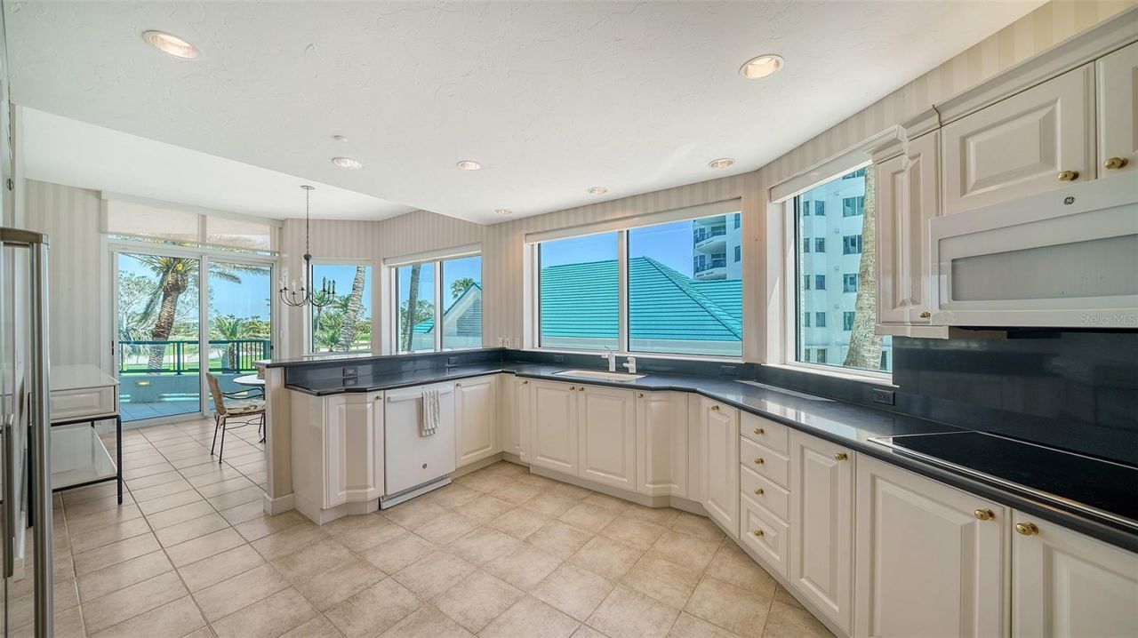 675 Longboat Club Road, Unit 23A, Longboat Key, FL 34228 Photo