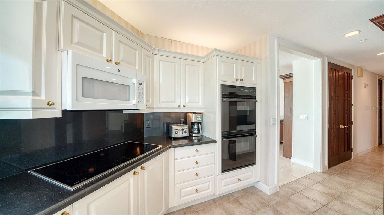 675 Longboat Club Road, Unit 23A, Longboat Key, FL 34228 Photo