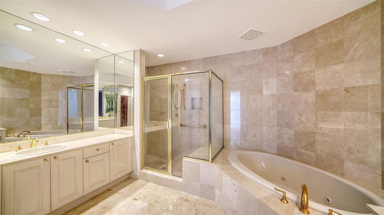 675 Longboat Club Road, Unit 23A, Longboat Key, FL 34228 Photo