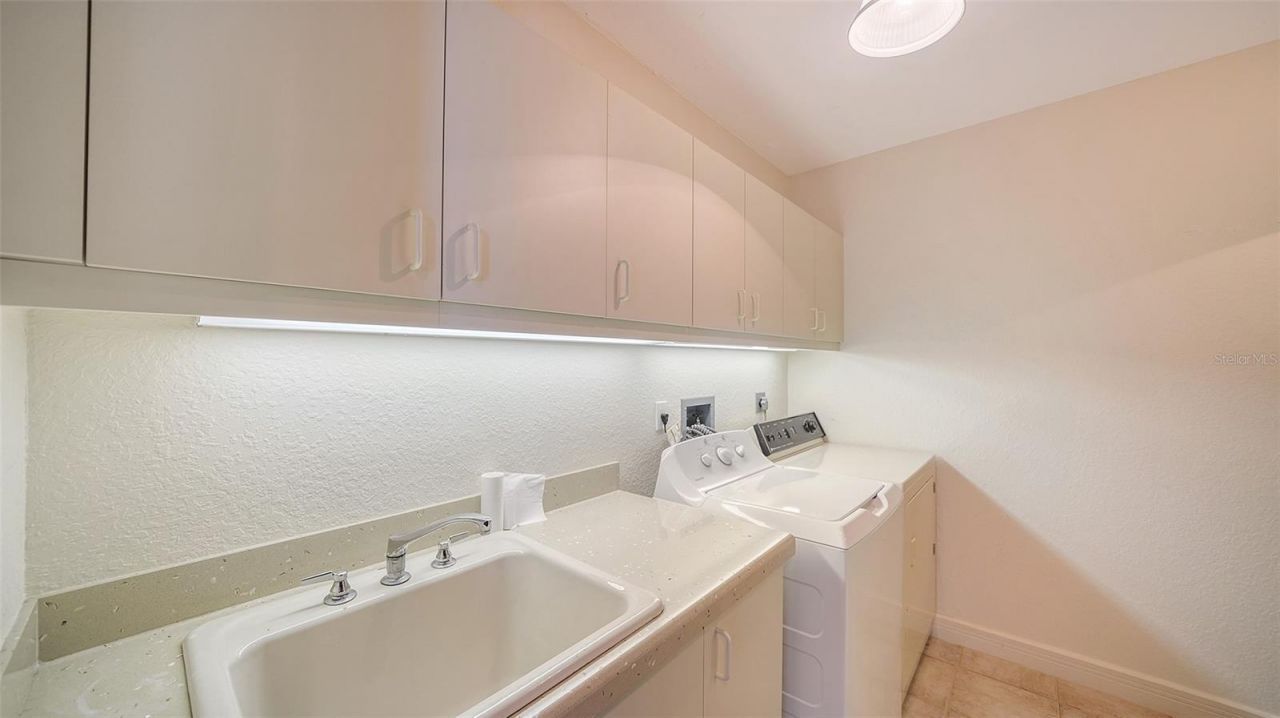 675 Longboat Club Road, Unit 23A, Longboat Key, FL 34228 Photo