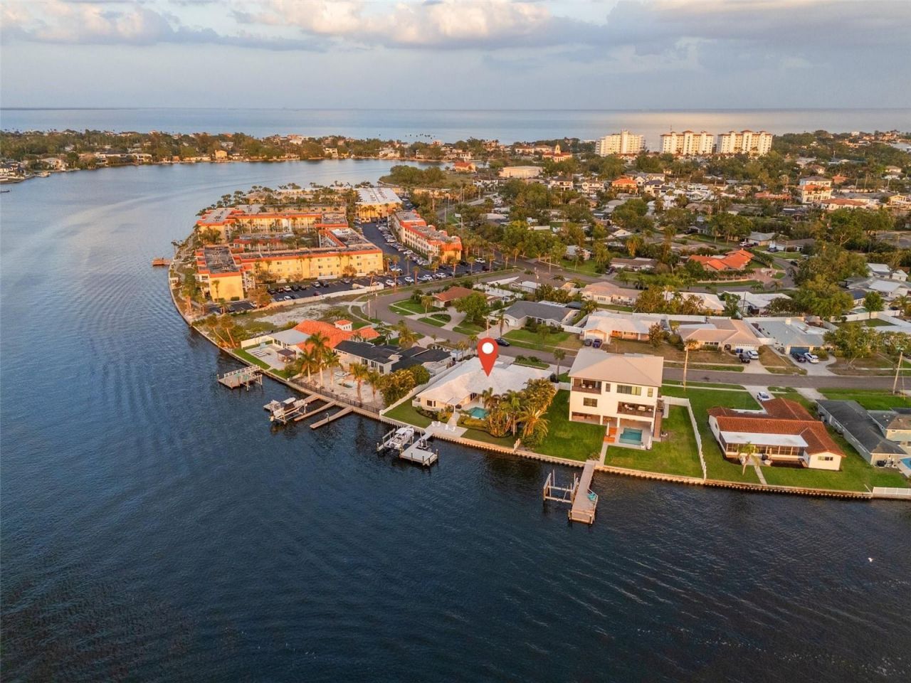 935 Eden Isle Drive Ne, Saint Petersburg, FL 33704 Photo