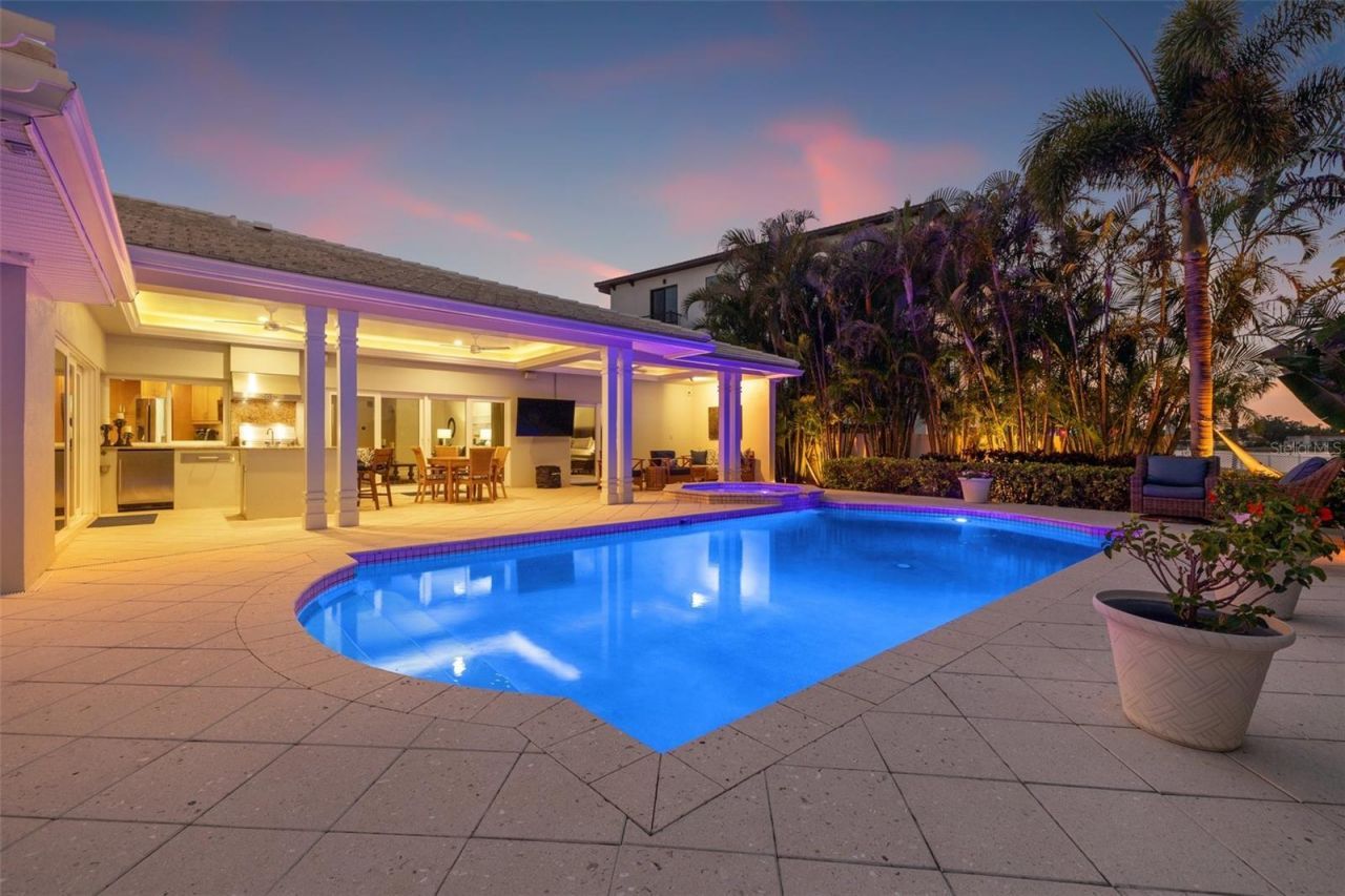 935 Eden Isle Drive Ne, Saint Petersburg, FL 33704 Photo