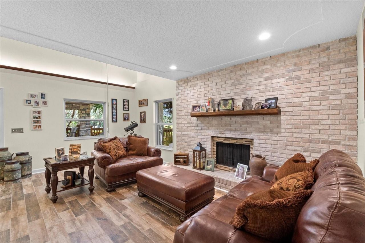 800 Hidden Oaks Lane, Oak Hill, FL 32759 Photo