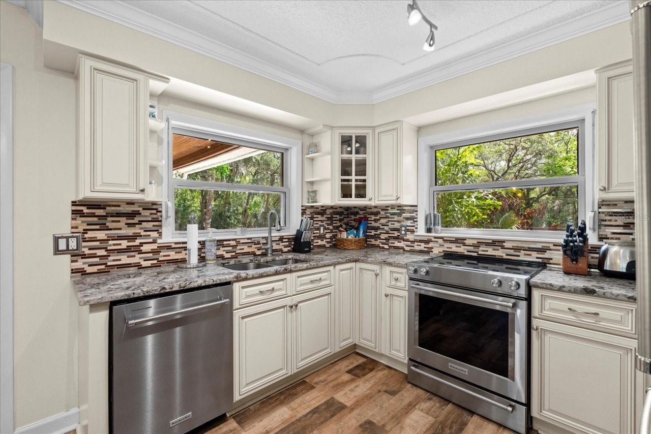 800 Hidden Oaks Lane, Oak Hill, FL 32759 Photo