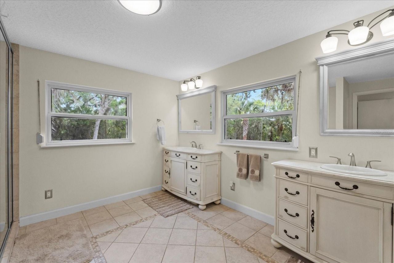800 Hidden Oaks Lane, Oak Hill, FL 32759 Photo
