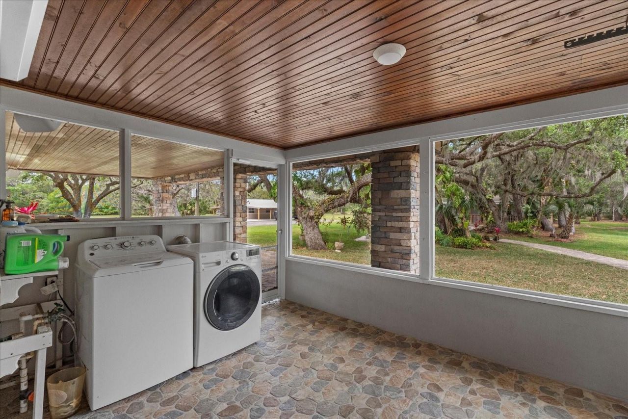 800 Hidden Oaks Lane, Oak Hill, FL 32759 Photo