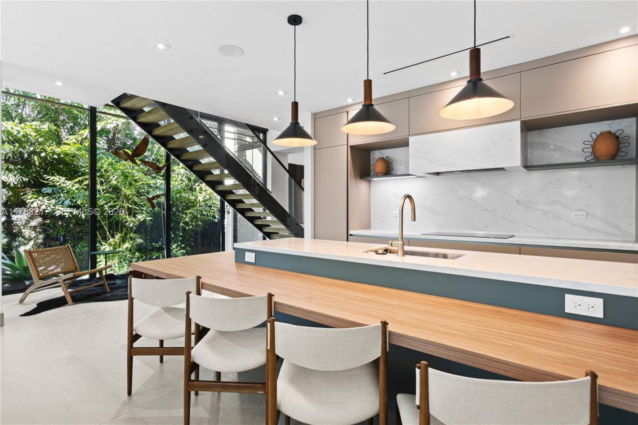 510 NE 52nd St, Miami, FL 33137 Photo