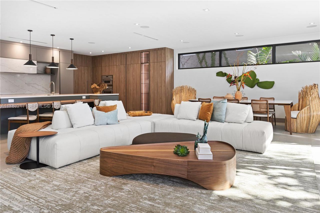 510 NE 52nd St, Miami, FL 33137 Photo