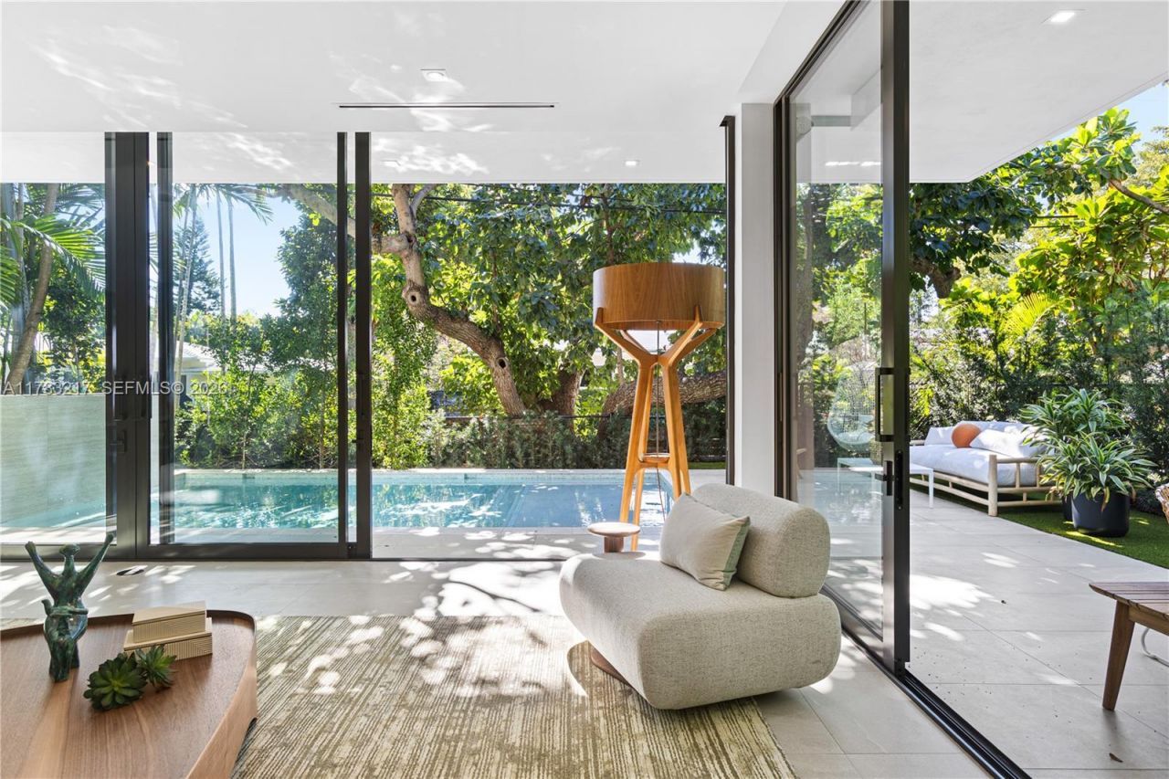 510 NE 52nd St, Miami, FL 33137 Photo