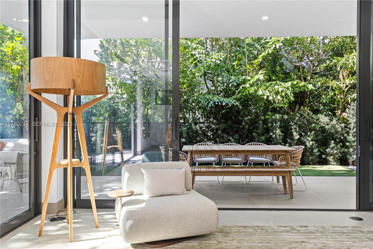 510 NE 52nd St, Miami, FL 33137 Photo