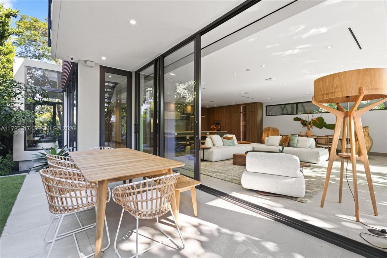 510 NE 52nd St, Miami, FL 33137 Photo