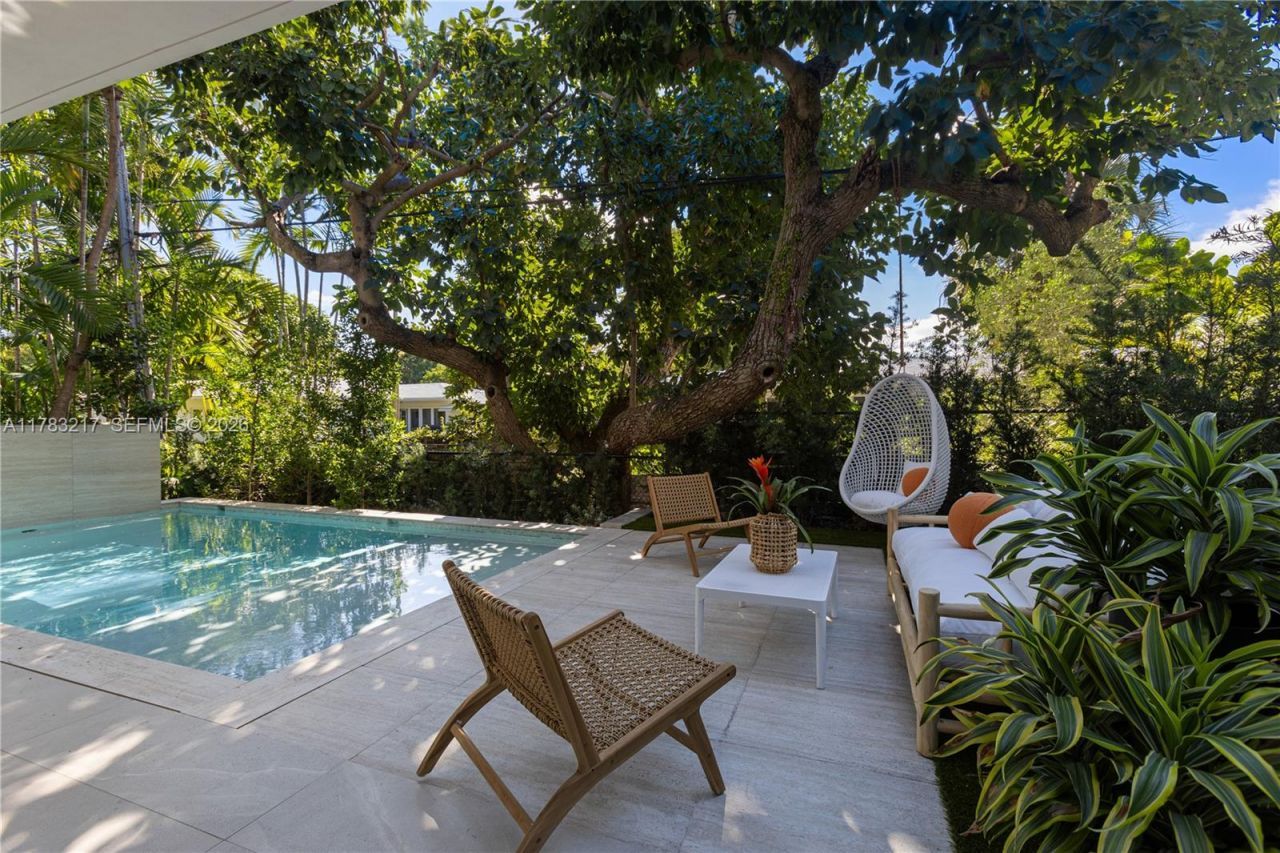 510 NE 52nd St, Miami, FL 33137 Photo