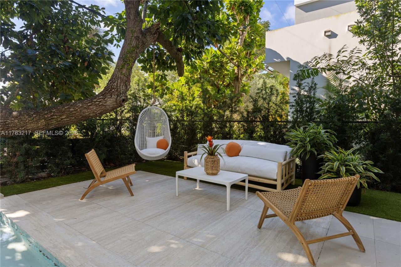 510 NE 52nd St, Miami, FL 33137 Photo