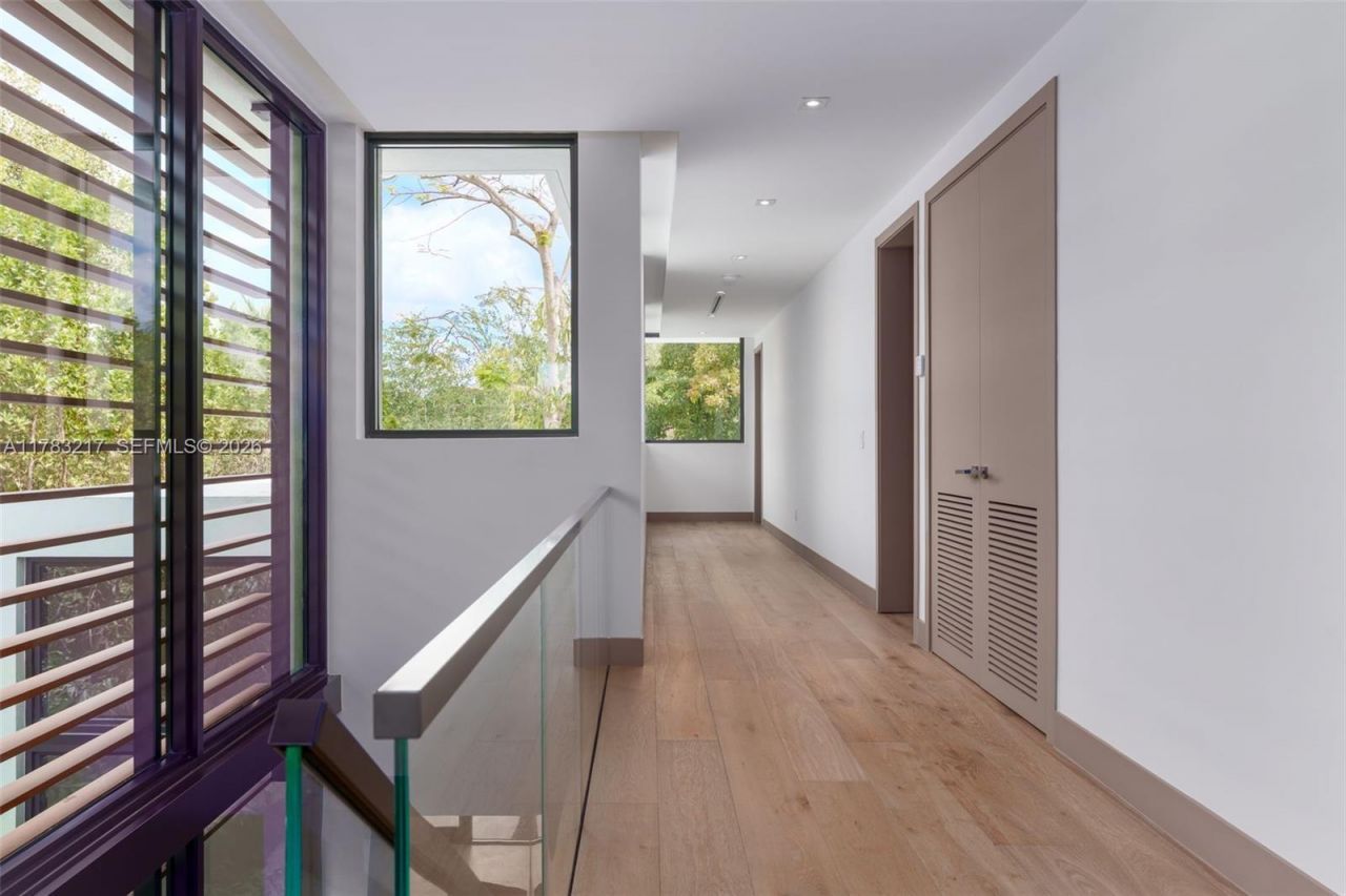 510 NE 52nd St, Miami, FL 33137 Photo