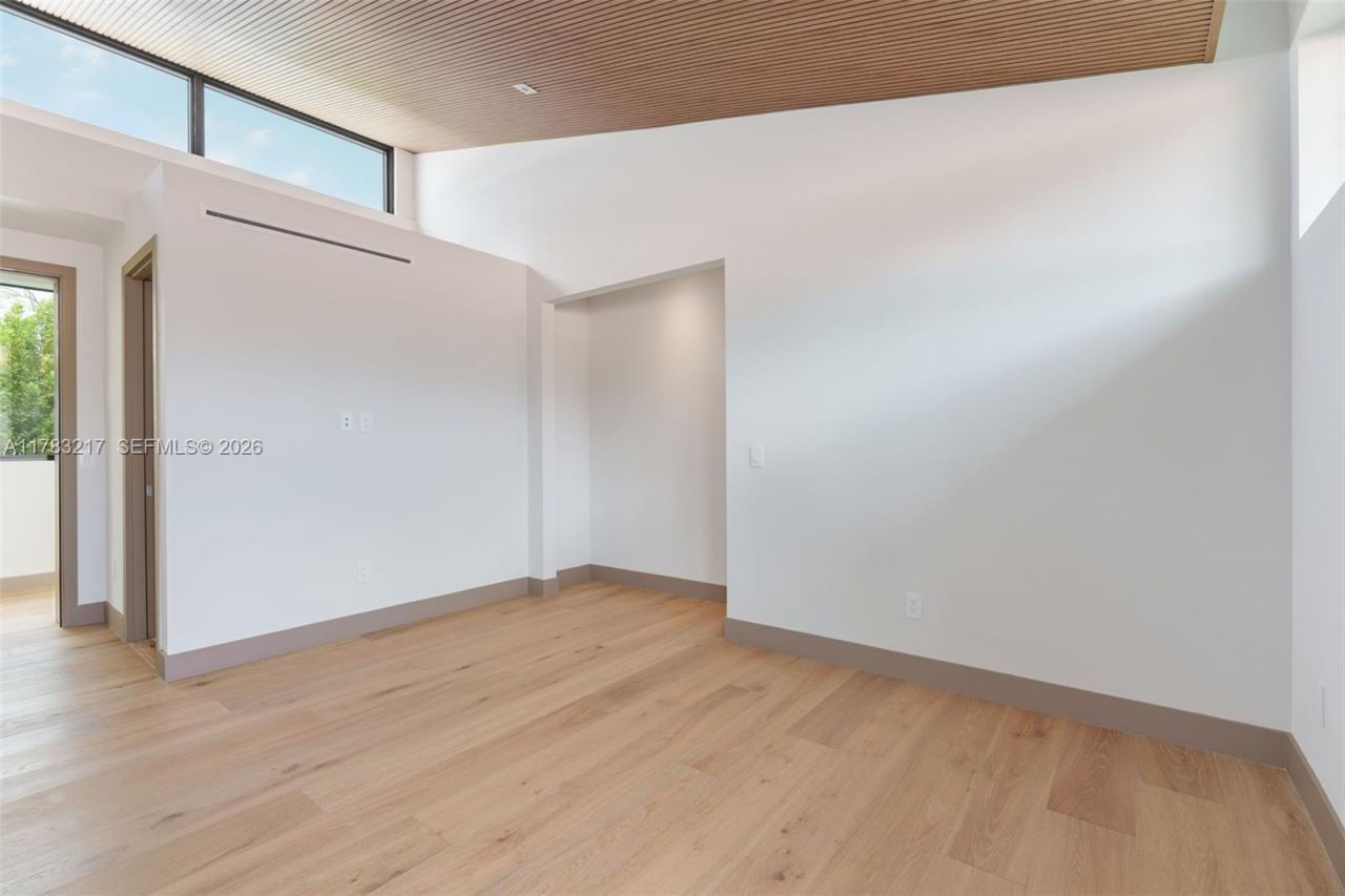 510 NE 52nd St, Miami, FL 33137 Photo