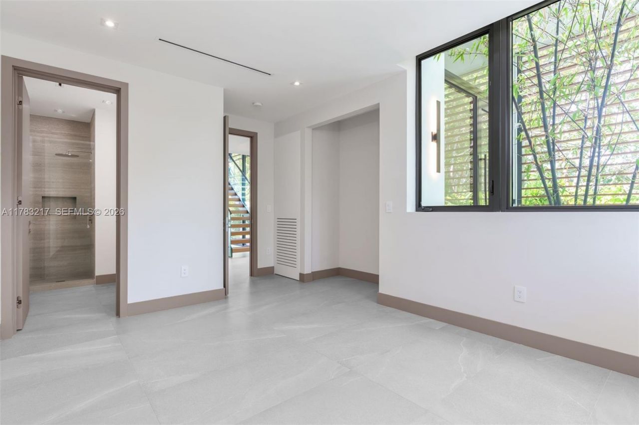 510 NE 52nd St, Miami, FL 33137 Photo