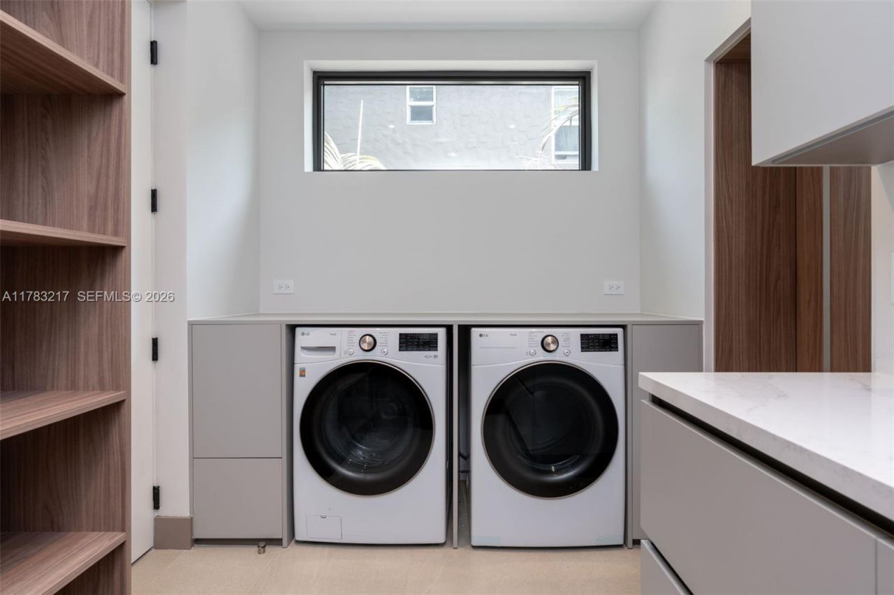 510 NE 52nd St, Miami, FL 33137 Photo