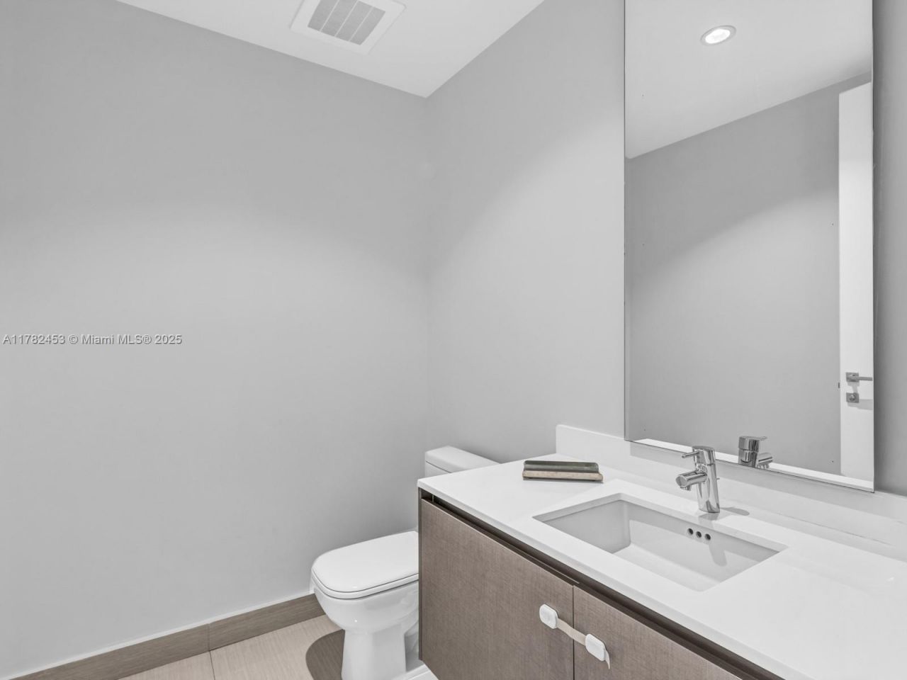 3300 NE 188th St, Unit 511, Aventura, FL 33180 Photo